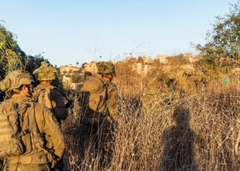 Las tropas de las FDI operan en el sur del Líbano en una imagen publicada el 29 de octubre de 2024. (Fuerzas de Defensa de Israel)
