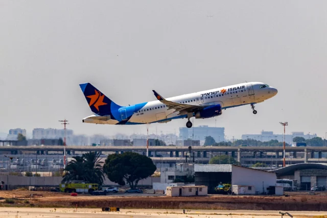 Aeropuerto Ben Gurion detiene despegues por orden de seguridad israelí