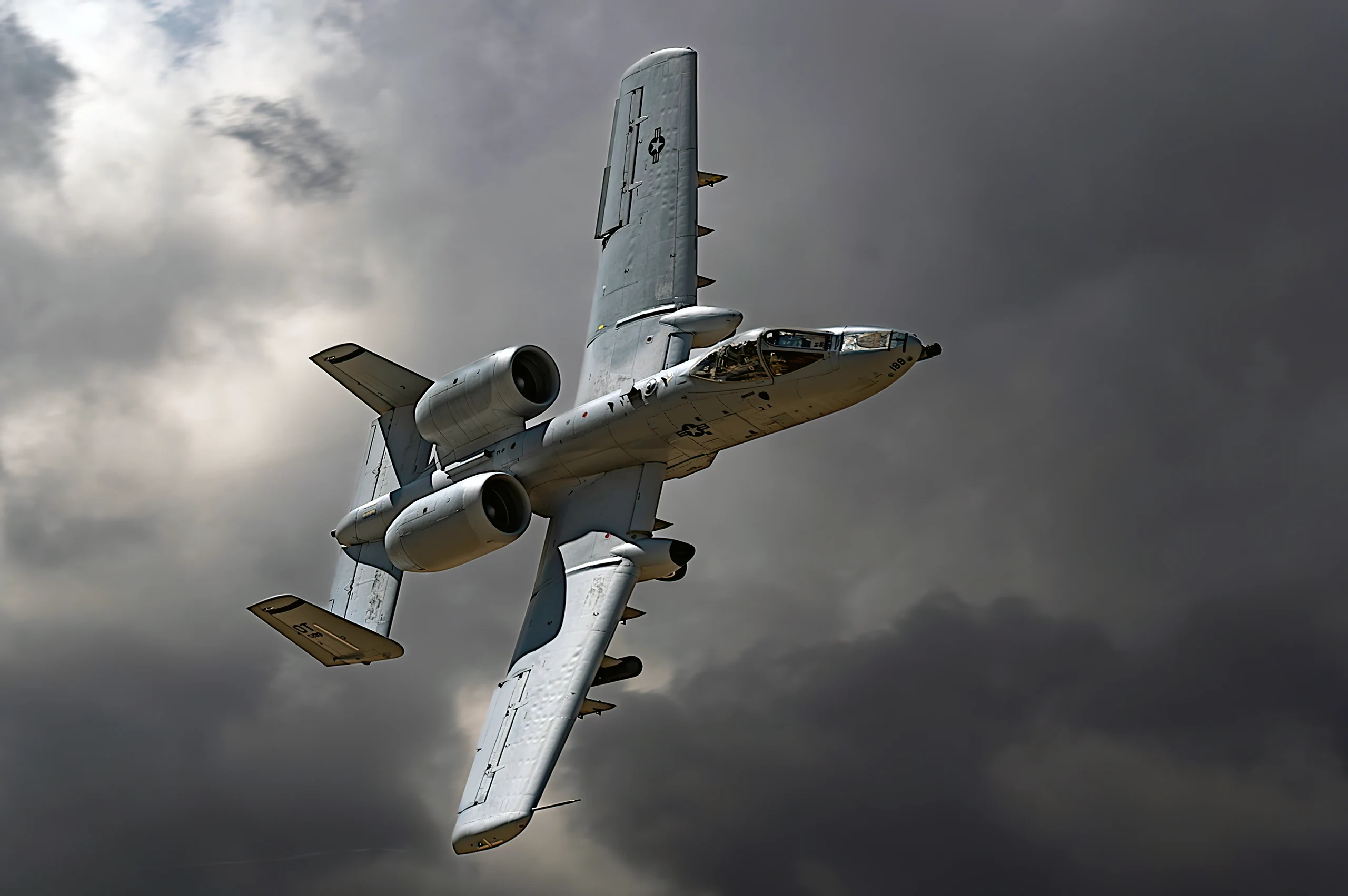 ¿Cuál es el historial de combate del A-10 Warthog estadounidense?