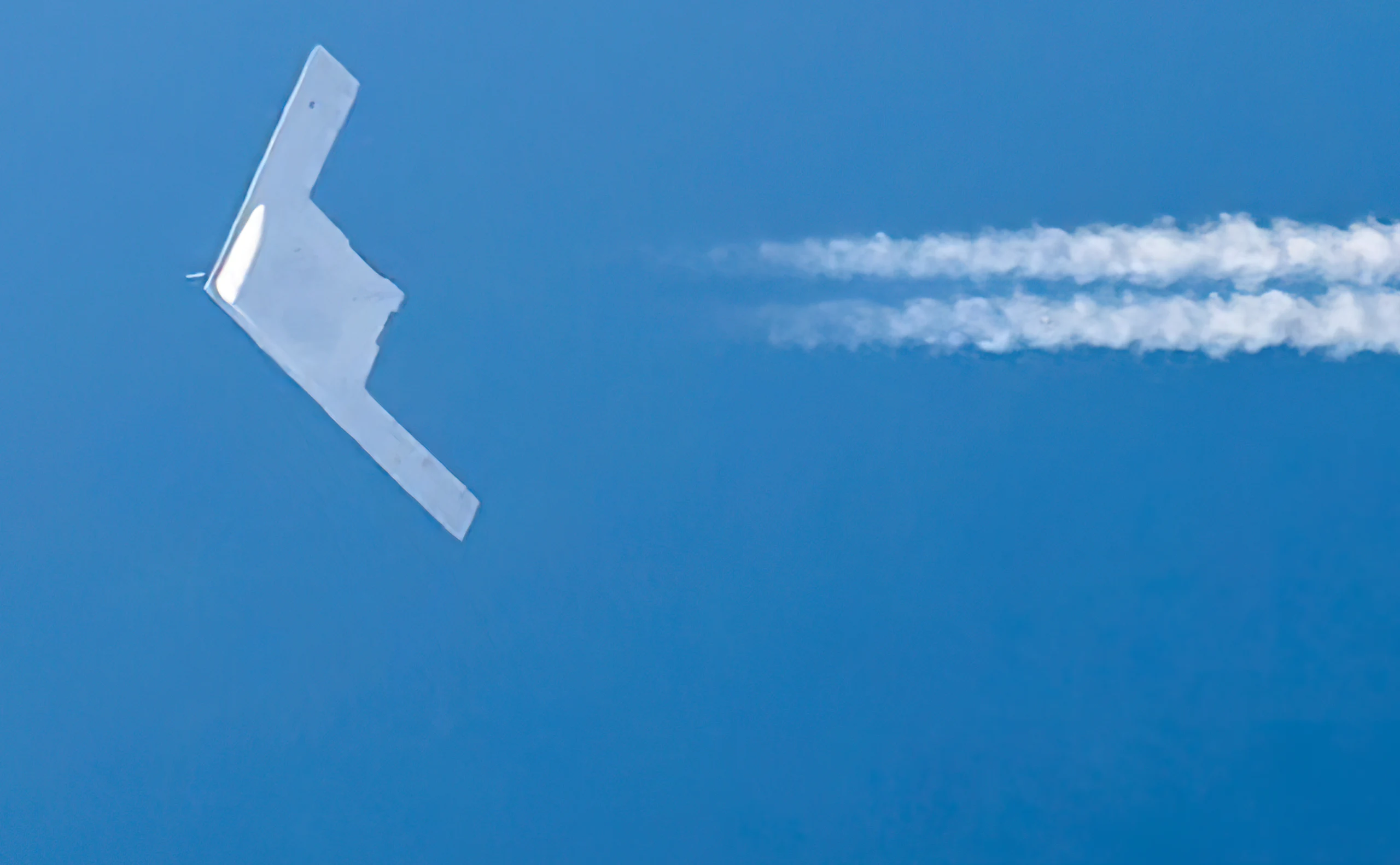 Fotografías del nuevo avistamiento del B-21 Raider en vuelo