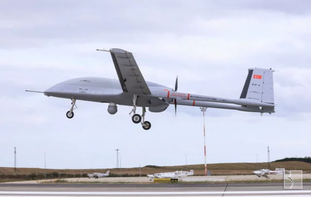 Bayraktar TB2 de Turquía incorpora tecnología de guerra electrónica