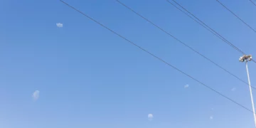Hezbolá se adjudica el ataque con 10 cohetes a Israel