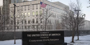 Embajadas en Kiev cierran por amenaza de ataque aéreo ruso