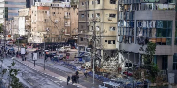 Cohetes de Hezbolá hieren a cinco personas en Israel