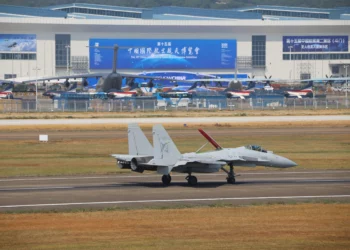 5 aviones militares en exhibición en Airshow China