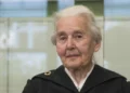 Negacionista del Holocausto Ursula Haverbeck muere a los 96 años