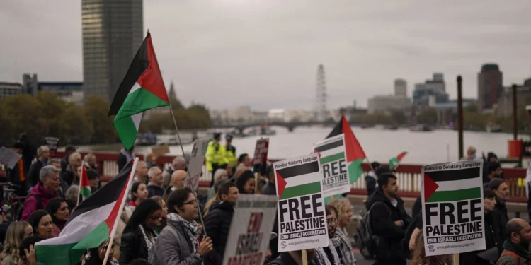 Manifestación en Londres contra el apoyo estadounidense a Israel