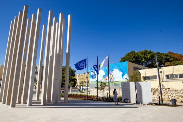 Sderot recuerda la comisaría destruida el 7 de octubre