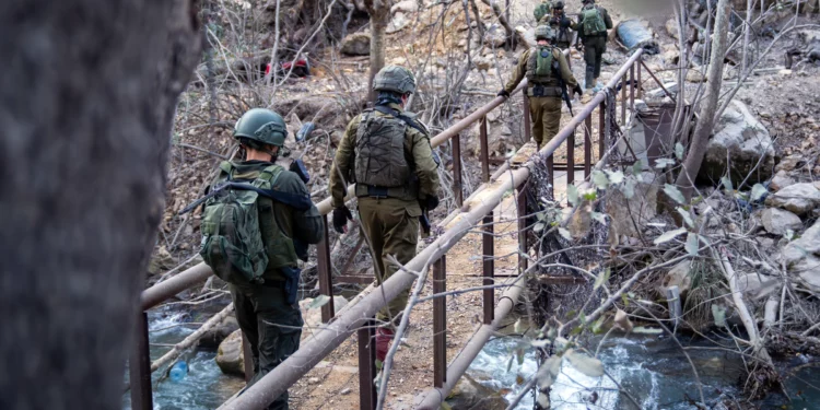 Las tropas de las FDI operan en el río Litani, en el sector oriental del sur del Líbano, en una imagen difundida el 26 de noviembre de 2024. (Fuerzas de Defensa de Israel)
