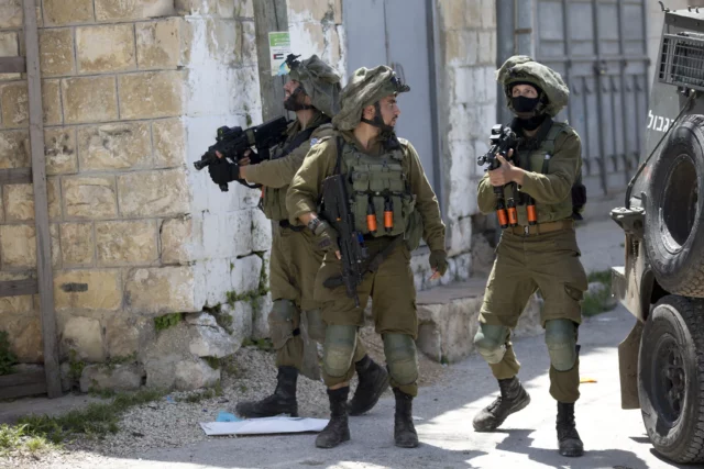 España convoca al enviado israelí por disparos cerca de diplomáticos
