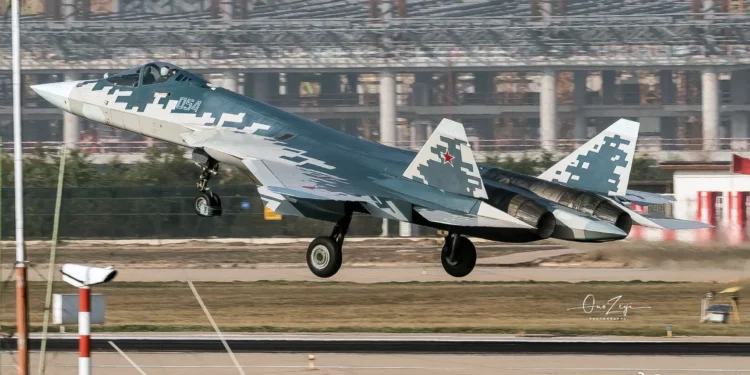 Aviones Su-57 rusos debutan en el Zhuhai Airshow con dos prototipos