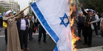Irán informa que reduciría su ataque a Israel por alto el fuego