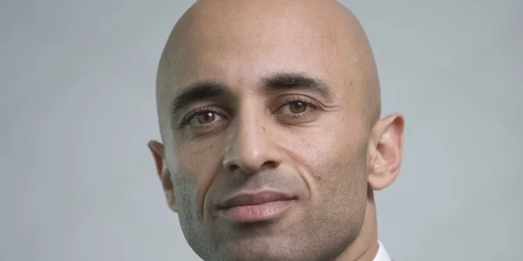 El embajador de los Emiratos Árabes Unidos en Washington, Yousef al-Otaiba (Cortesía)