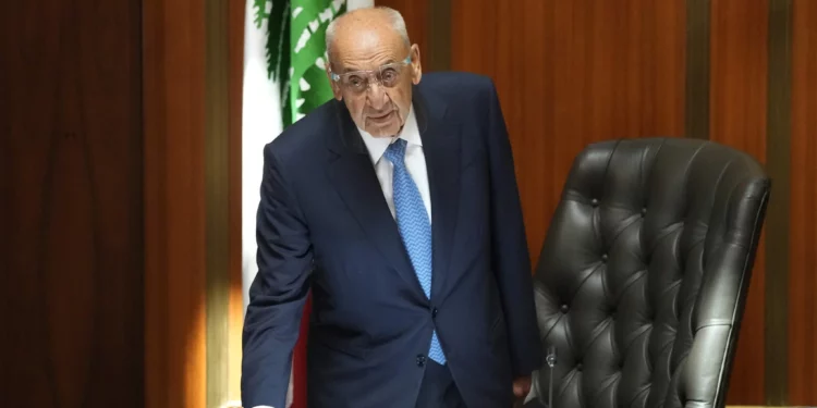 El presidente del Parlamento, Nabih Berri, encabeza la primera sesión del parlamento recién elegido, en Beirut, Líbano, el 31 de mayo de 2022. (Foto AP/Hussein Malla)