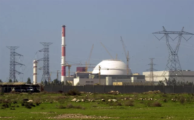 Cortes de electricidad reiterados en Irán generan sospechas