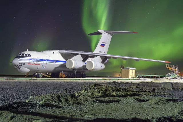 ¿Aún se fabrican aviones de transporte soviéticos Ilyushin o Antonov?
