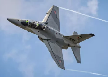 Demostración del M-346 de la Fuerza Aérea polaca durante el espectáculo aéreo de Radom 2023. (Crédito de la imagen: Jacek Siminski)