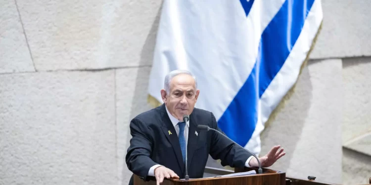 El primer ministro, Benjamin Netanyahu, se dirige a la Knesset el 23 de diciembre de 2024. (Chaim Goldberg/Flash90)