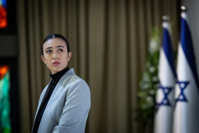 Noa Argamani revela condiciones críticas de rehenes en Gaza