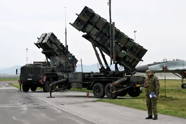 EE. UU. detiene envío de armas críticas a Ucrania en Polonia