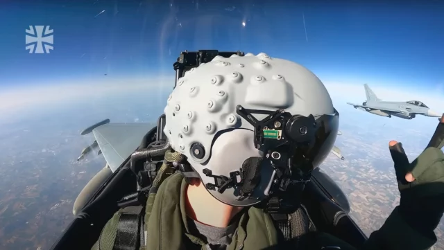 BAE Systems recibe contrato de £133M para el casco Striker II