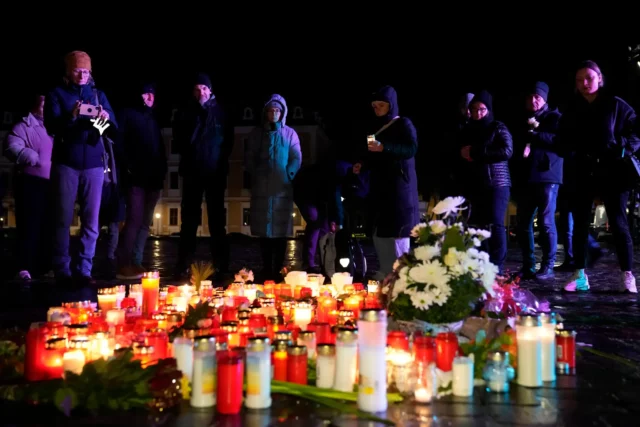 Alemania llora víctimas de atentado en mercado navideño