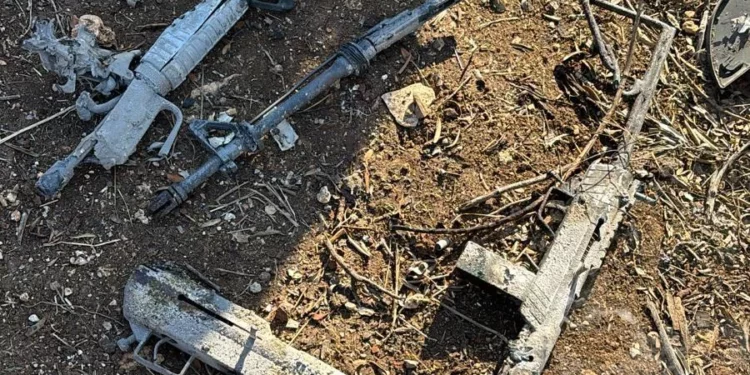 Armas incautadas tras un ataque con drones cerca de la aldea de Aqabah, en el norte de Judea y Samaria, el 3 de diciembre de 2024. (Fuerzas de Defensa de Israel)