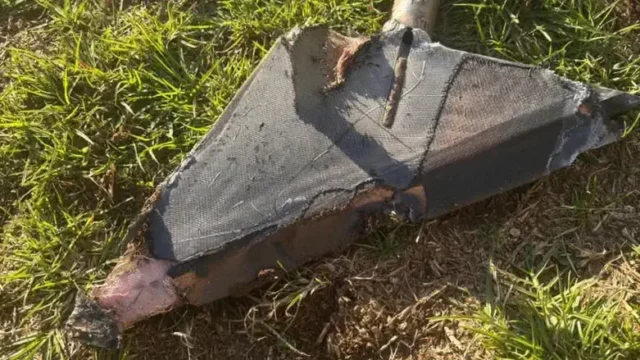 Fragmentos de misil caen en parque infantil tras interceptación