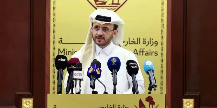 El portavoz del Ministerio de Asuntos Exteriores de Qatar, Majed al-Ansari, ofrece una conferencia de prensa en Doha el 3 de diciembre de 2024. (Captura de pantalla/X)