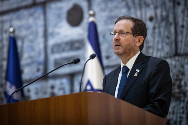 Isaac Herzog visitará Chipre para dialogar sobre situación regional