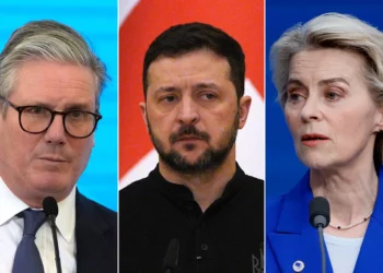 De izquierda a derecha: el primer ministro británico, Keir Starmer (AP Photo/Czarek Sokolowski, Pool), Volodymyr Zelensky (Carl Court/Pool Photo via AP), Ursula Von Der Leyen (AP Photo/Omar Havana)