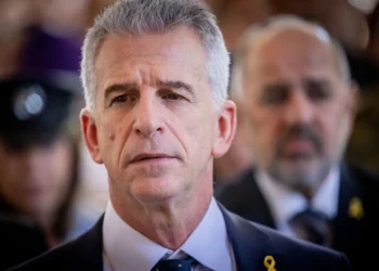 El jefe del Mossad, David Barnea, asiste a una ceremonia de estado en conmemoración del aniversario del ataque de Hamas del 7 de octubre, en el Monte Herzl en Jerusalén el 27 de octubre de 2024. (Chaim Goldberg/FLASH90)