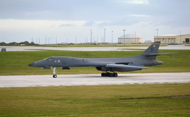 Bombarderos B-1 aterrizan en Guam por primera vez en 2025
