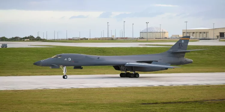 Bombarderos B-1 aterrizan en Guam por primera vez en 2025