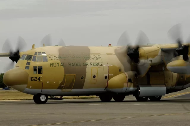 La Real Fuerza Aérea Saudí moderniza su flota C-130H Hércules