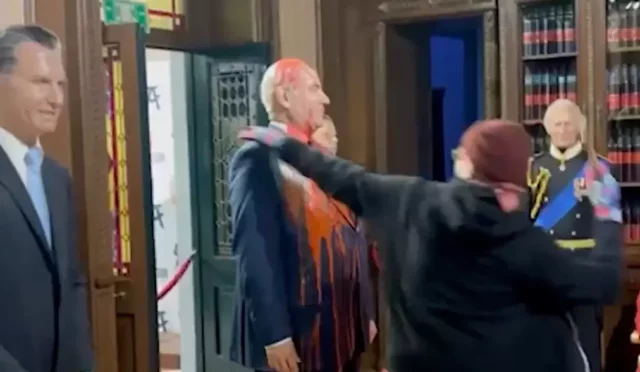 Vándalo destruye estatua de Netanyahu en museo de México