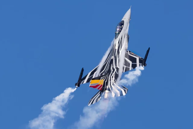 Retrasan un año la entrega de los F-16 belgas a Ucrania