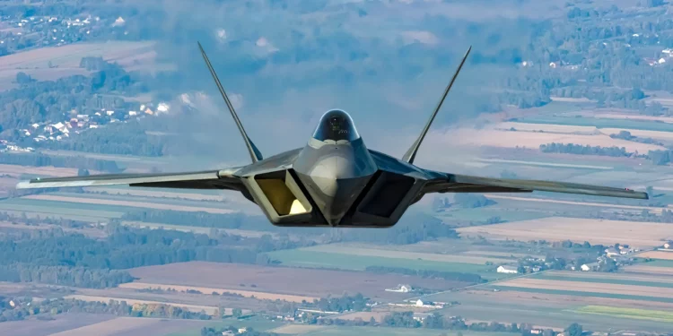 Por qué Israel quisiera incorporar el F-22 Raptor a su flota