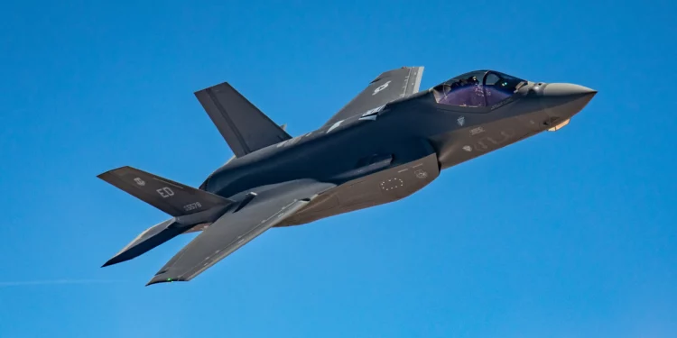 Contratos del fuselaje del F-35 cerrarán en primavera