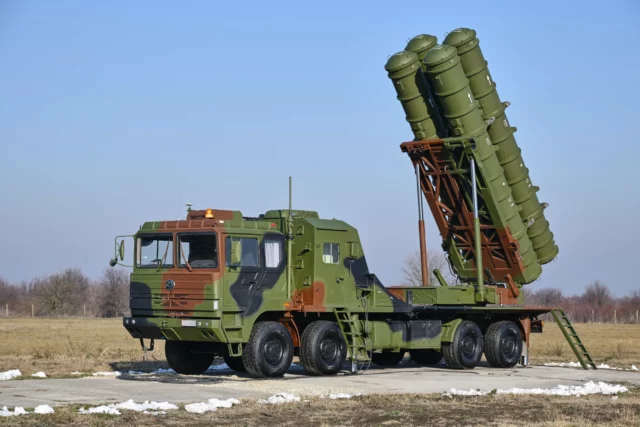 Serbia suspende acuerdos de armas con Rusia