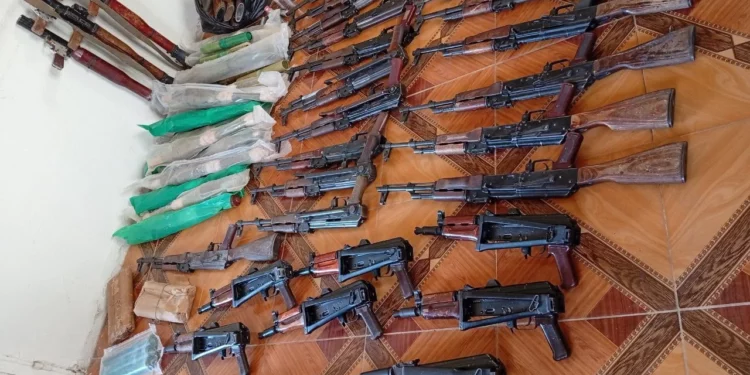 Armas destinadas a Hezbolá que fueron incautadas por las autoridades sirias, el 26 de enero de 2025. (SANA)