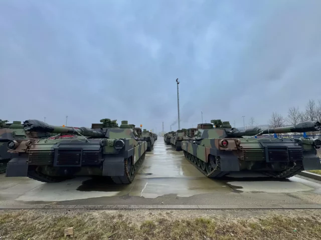 Polonia recibe sus primeros tanques M1A2 Abrams SEPv3