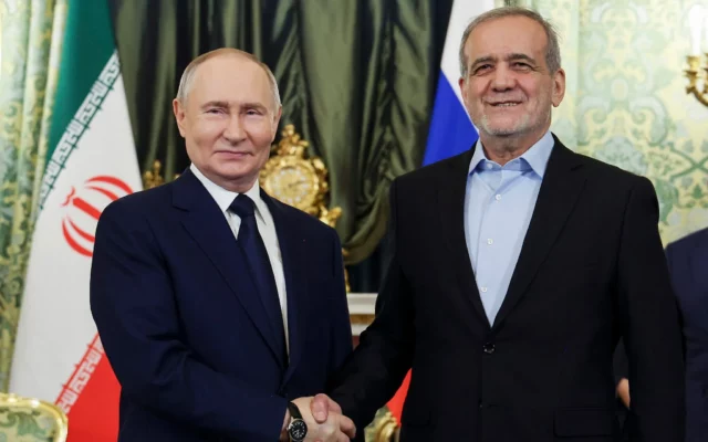 Rusia e Irán firman acuerdo estratégico militar por 20 años
