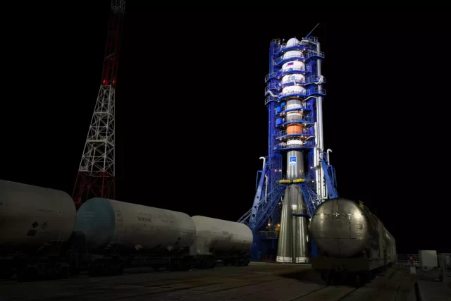 Rusia lanza 16 satélites para vigilancia marítima global