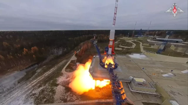 EE. UU. sospecha que Rusia planea desplegar arma nuclear en el espacio