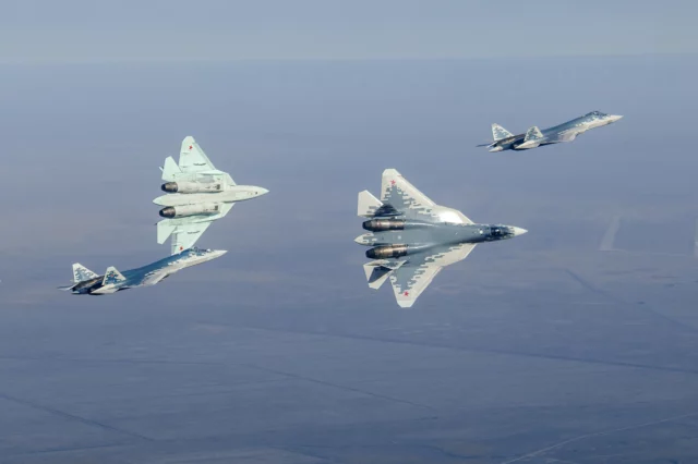 Rusia despliega masivamente cazas Su-57 para atacar Ucrania