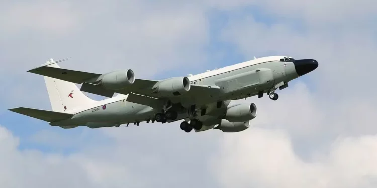 Avión de inteligencia de señales RC-135 de la RAF despegando de la RAF Waddington en Lincolnshire. (Crédito de la imagen: RAF Sgt Si Pugsley)