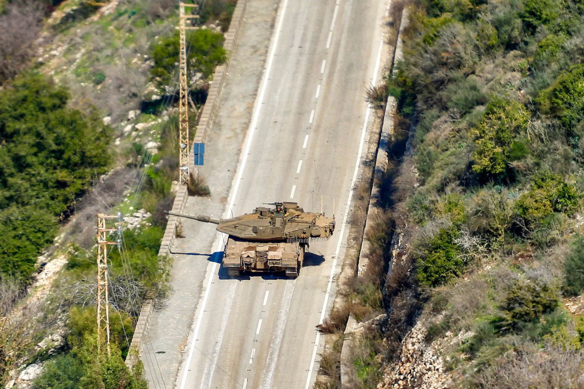 Israel advierte a libaneses que no regresen a las aldeas fronterizas