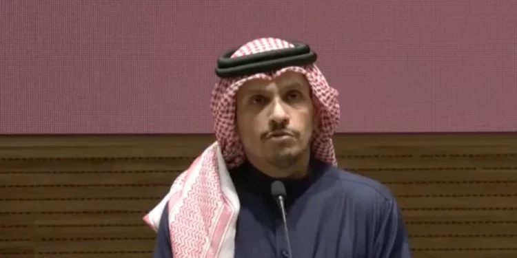 El primer ministro de Qatar, Mohammed bin Abdulrahman Al Thani, anuncia la liberación de rehenes en Gaza y un acuerdo de alto el fuego entre Israel y Hamás, en una conferencia de prensa el 15 de enero de 2025. (Captura de pantalla, utilizada de conformidad con la cláusula 27a de la Ley de Derechos de Autor)