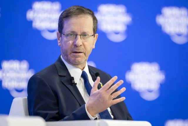 Fiscales suizos investigan denuncias contra el presidente de Israel